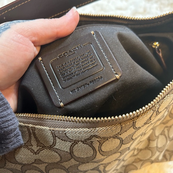 Coach c1757-f58284 East/West Celeste Hobo Signature Canvas  Shoulder Bag - Picture 7 of 14